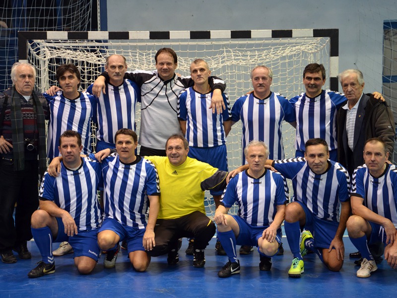 A Pécsi MFC öregfiúi Kalocsán – Régi idők focija a Városi Sportcsarnokban