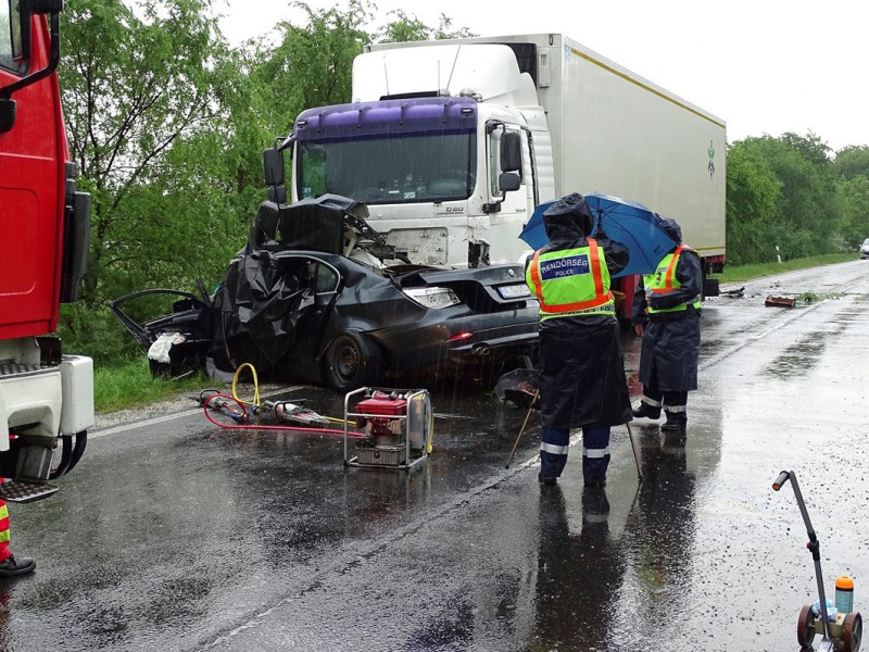 Halálos baleset történt az 5-ös főúton, Petőfiszállásnál