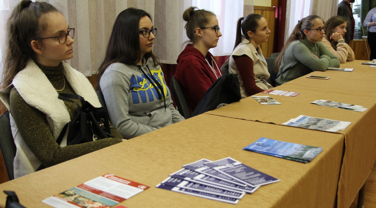 Továbbtanulás vagy munkakezdés? – Pályaorientációs nap a Dózsa és Kossuth végzős diákjai számára