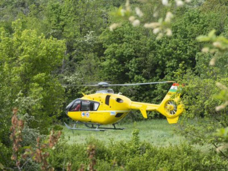 Négy mentőautóval és helikopterrel mentették a Sükösdnél történt baleset sérültjeit 