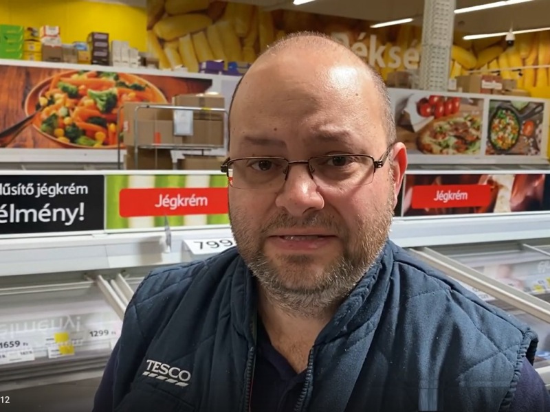 Putnoki Zoltán, Tesco áruházvezető: Nem kell felhalmozni, az ellátás folyamatos – Biztonsági intézkedések után fegyelmezettséget kér a vevőktől 