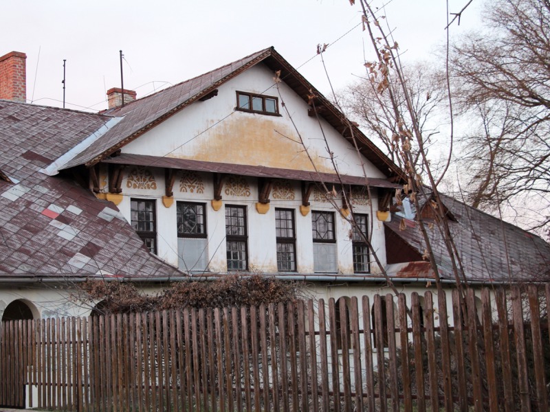 munka egy komoly és kifizető házból