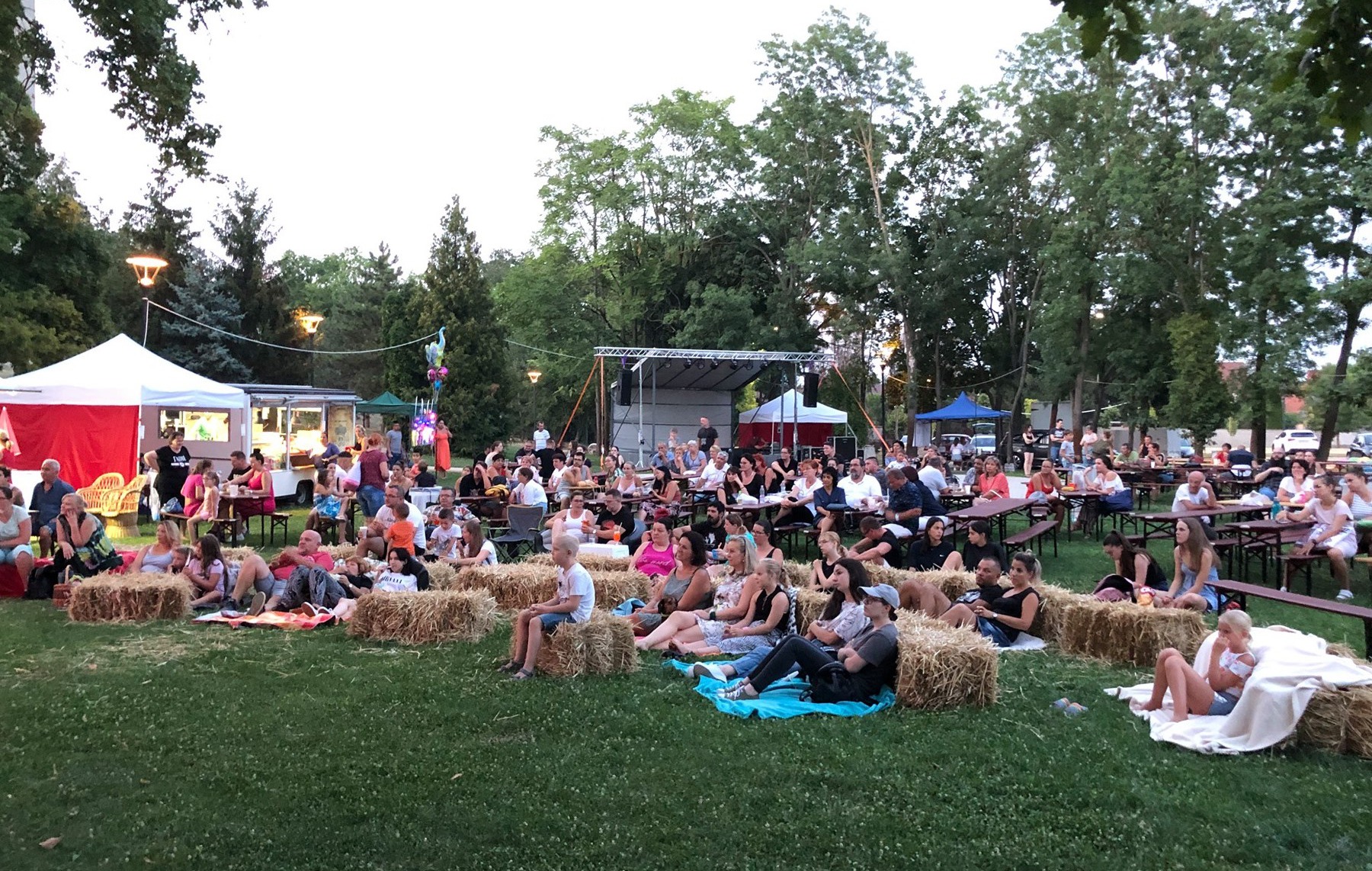 Pompás családi programot kínált a hétvégén az érsekkerti mozi-maraton