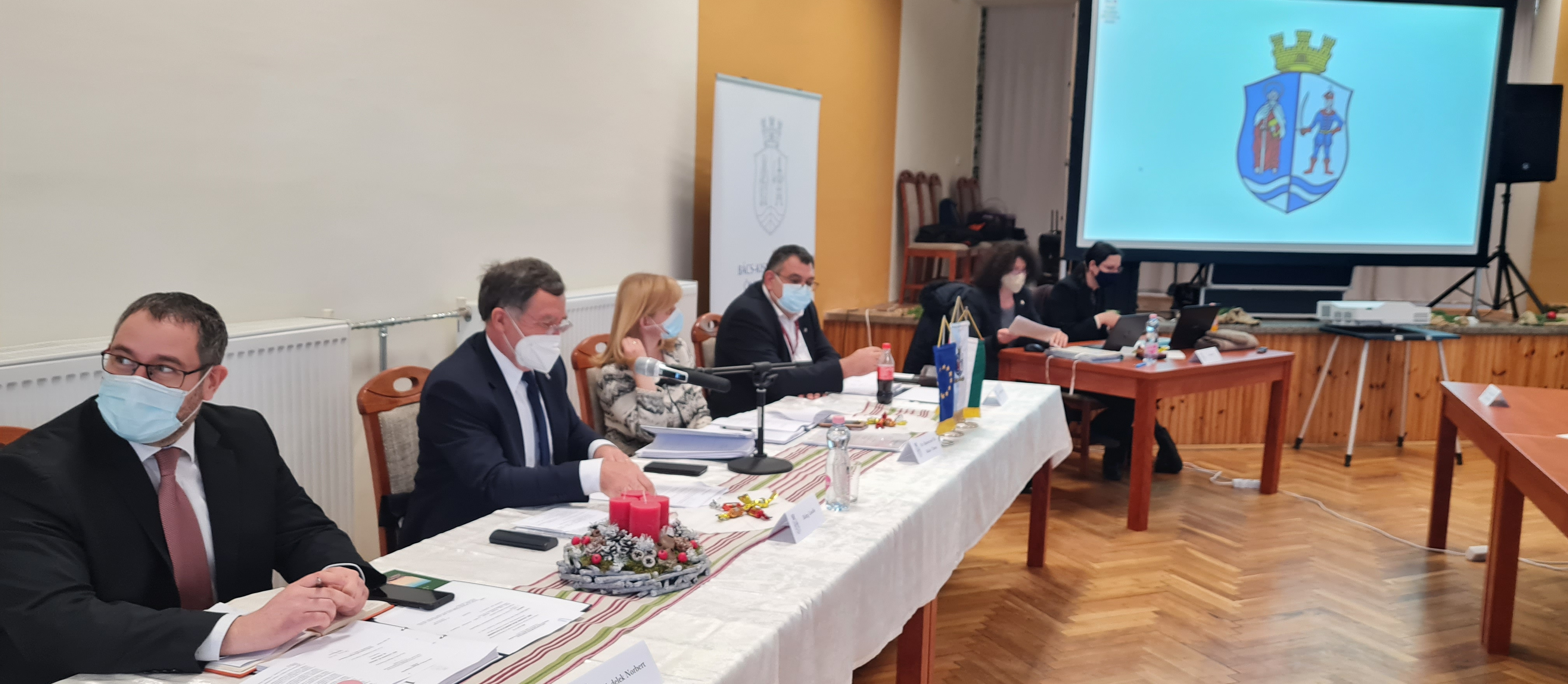 Dunapatajon ülésezett a Bács-Kiskun Megyei Közgyűlés – A megye fáját Rideg László és Dusnoki Csaba ültette el