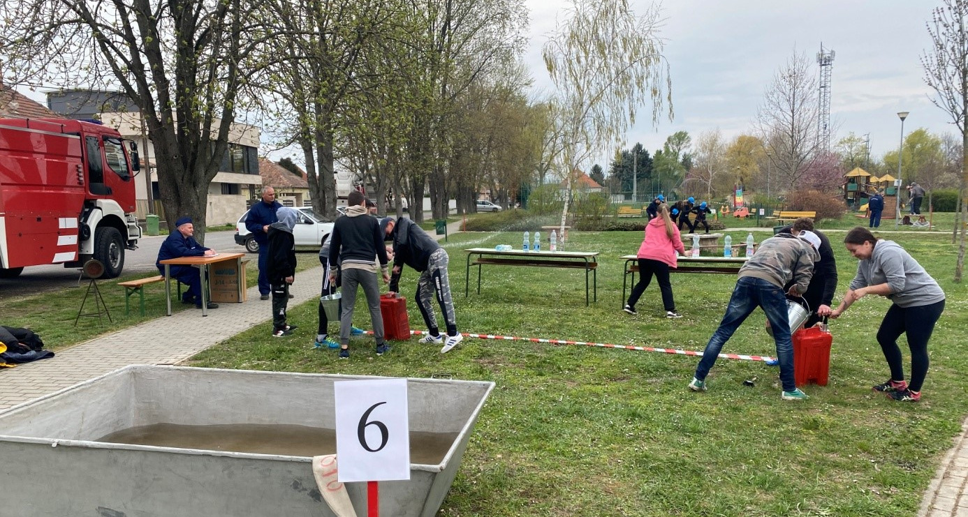21 csapat versengett a Járási Ifjúsági Katasztrófavédelmi Versenyen Kalocsán – A Dózsa középiskola csapatai az első három helyen