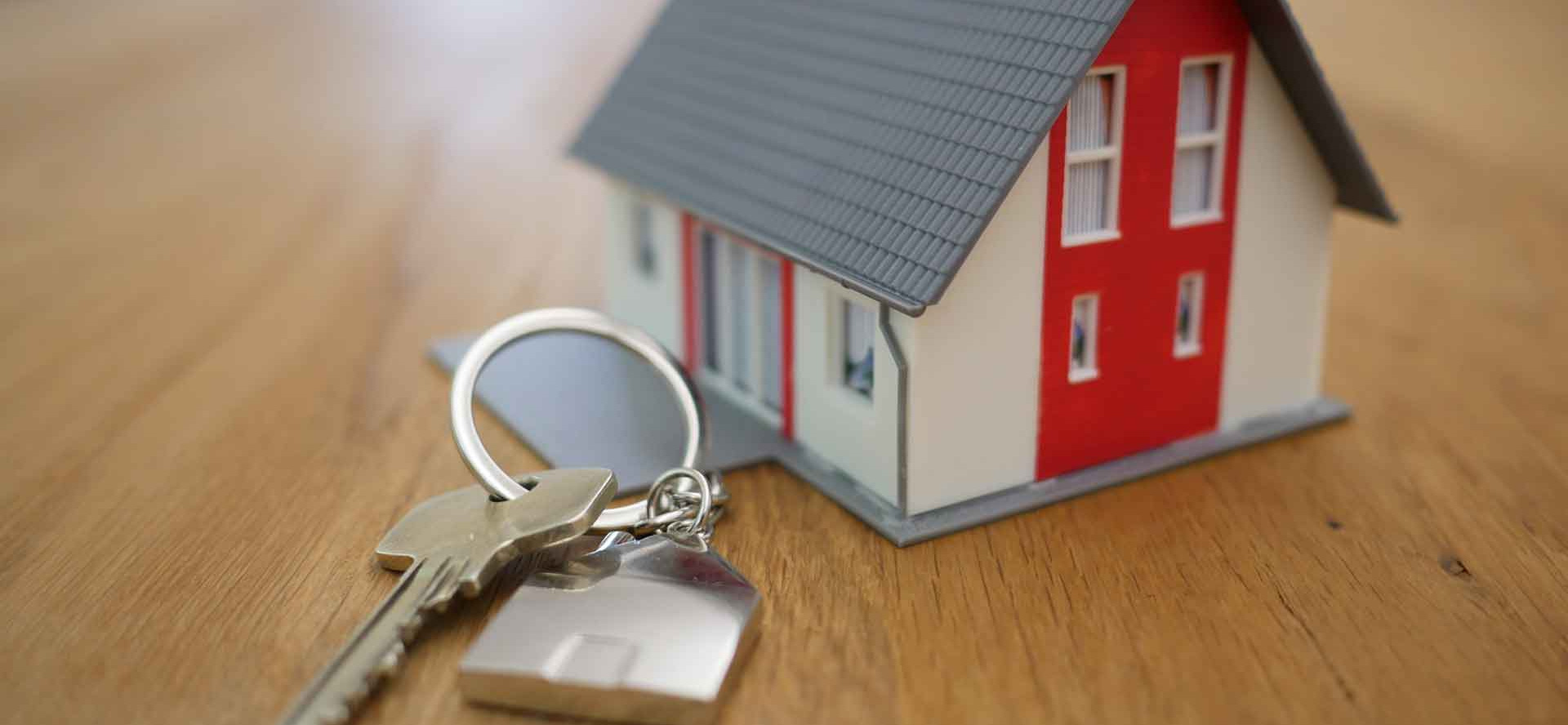 Nyilvános pályázati kiírás önkormányzati tulajdonban lévő ingatlan értékesítésére