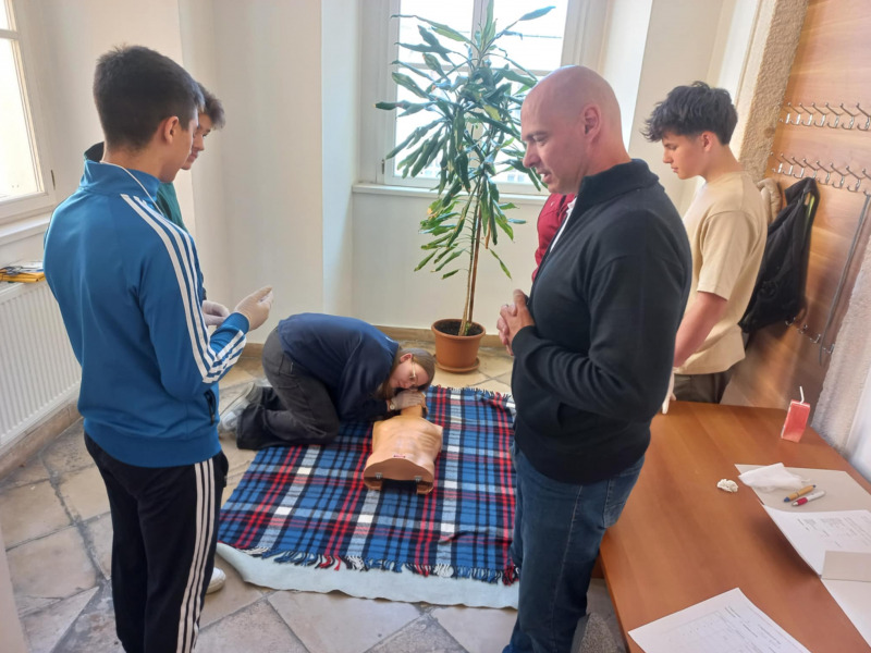 Az epilepsziás roham és a cukorbetegség is középpontba került az elsősegélynyújtók kalocsai versenyén