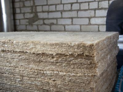 Födémszigetelési program indul Kalocsán – Egy szekszárdi vállalkozással köt együttműködési megállapodást az önkormányzat