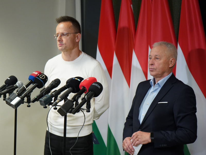 Font Sándor tartott választási fórumot Kiskőrösön – Az országgyűlési képviselő vendége Szijjártó Péter külügyminiszter volt