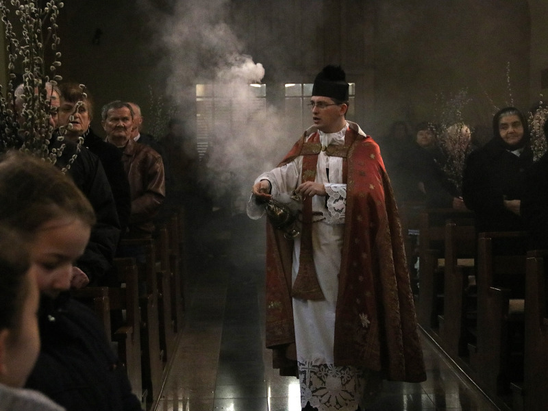 Virágvasárnapi barkaszentelés és passióéneklés Dusnokon 