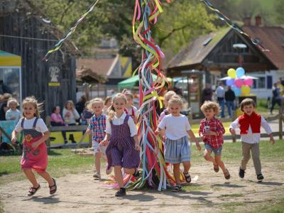 Retro majális és családi programok várják az érdeklődőket Fajszon